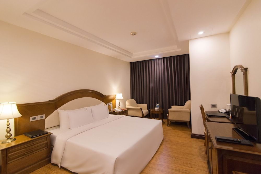 Saigon Halong Hotel Superior Double Room, Mountain View 2