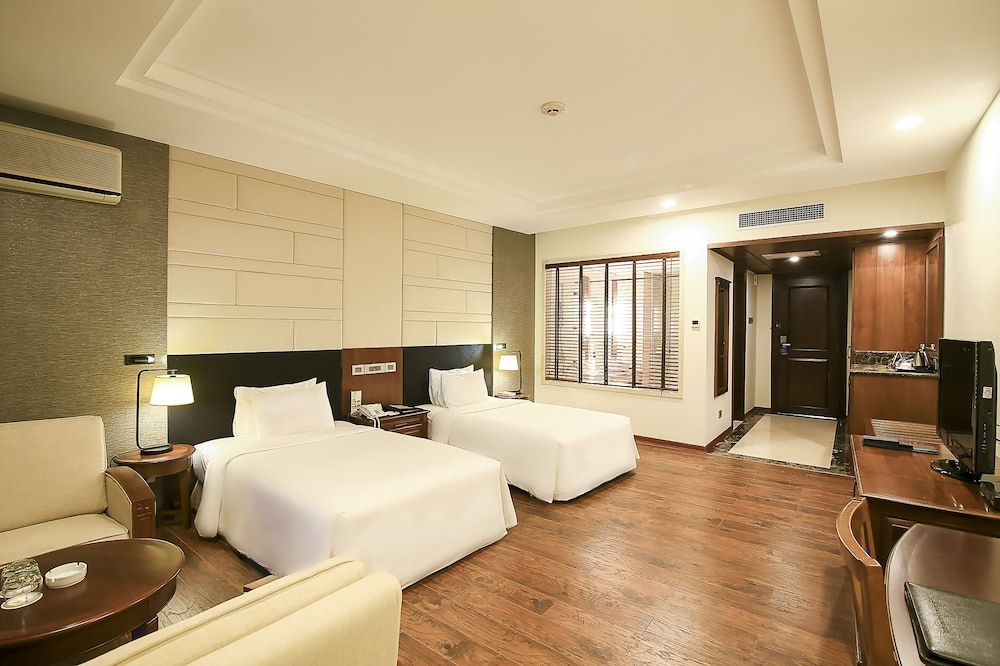 undefined Saigon Halong Hotel 4
