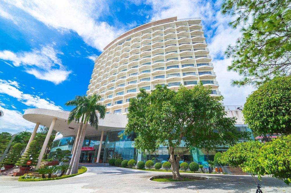 undefined Saigon Halong Hotel 2