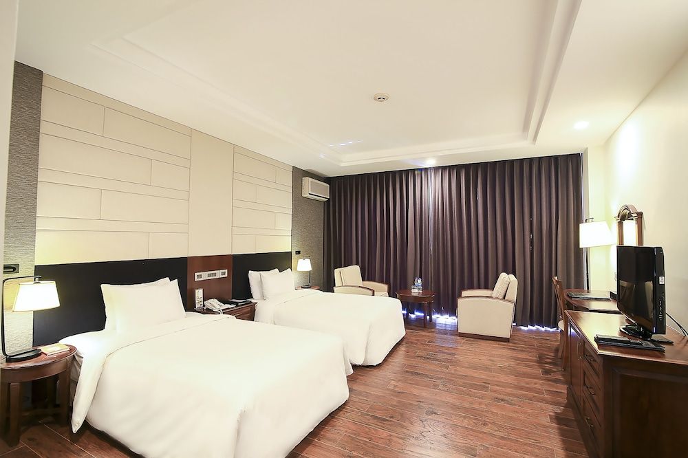 undefined Saigon Halong Hotel 6