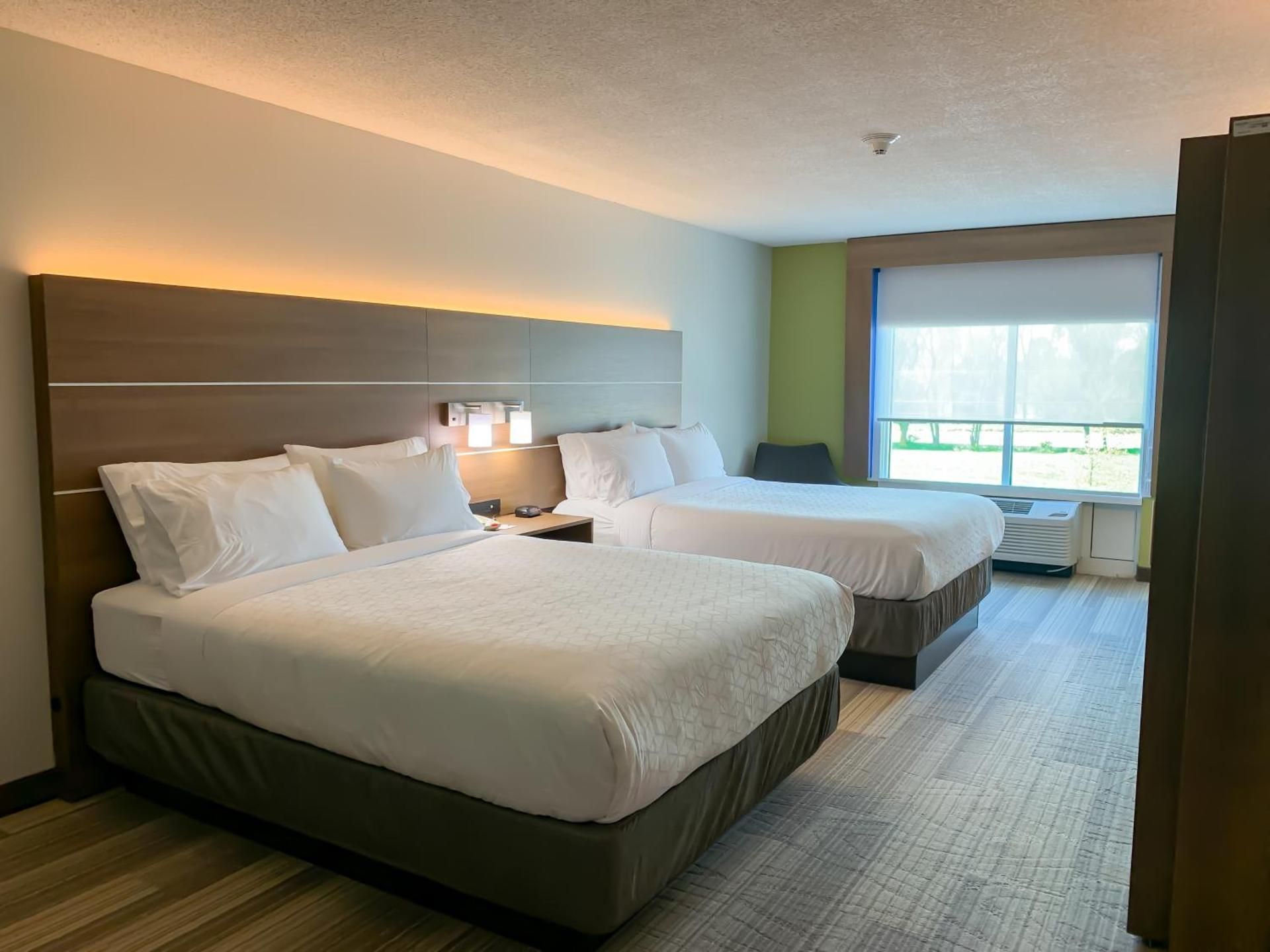 2 Queen Bed Standard