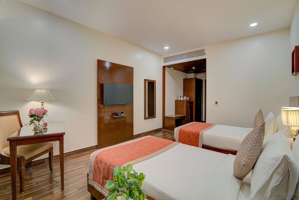 Hotel Home In Amrik Executive Twin Room 5