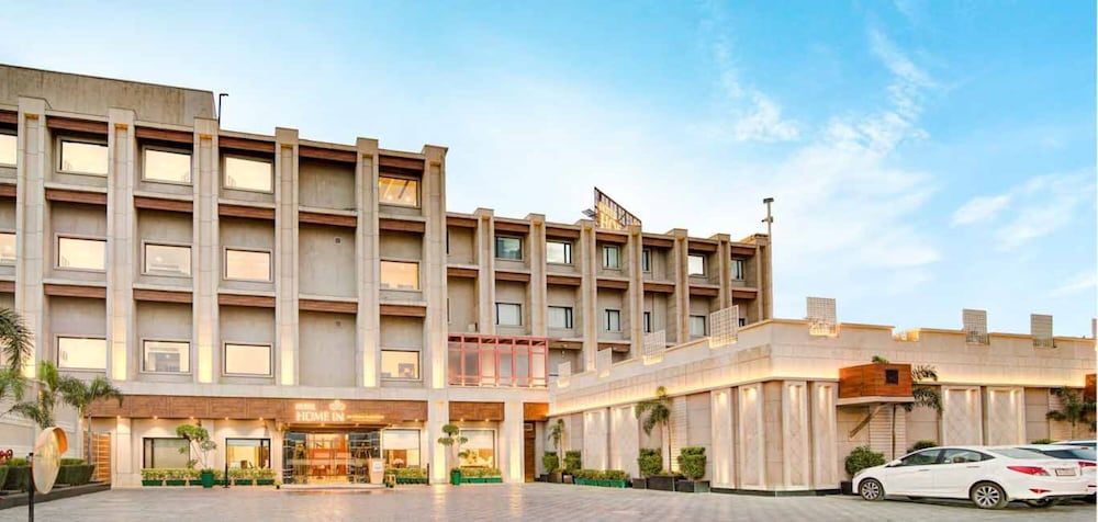 Hotel Home In Amrik