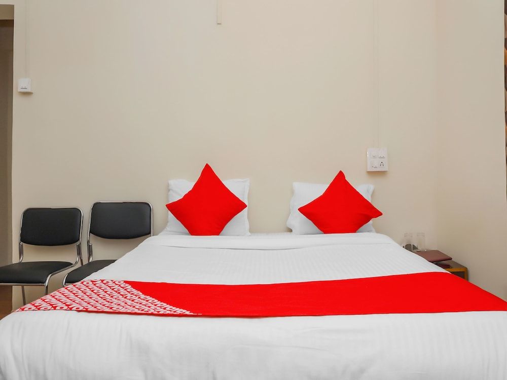 OYO 15847 Hotel Mathura Lodging Single Room 5