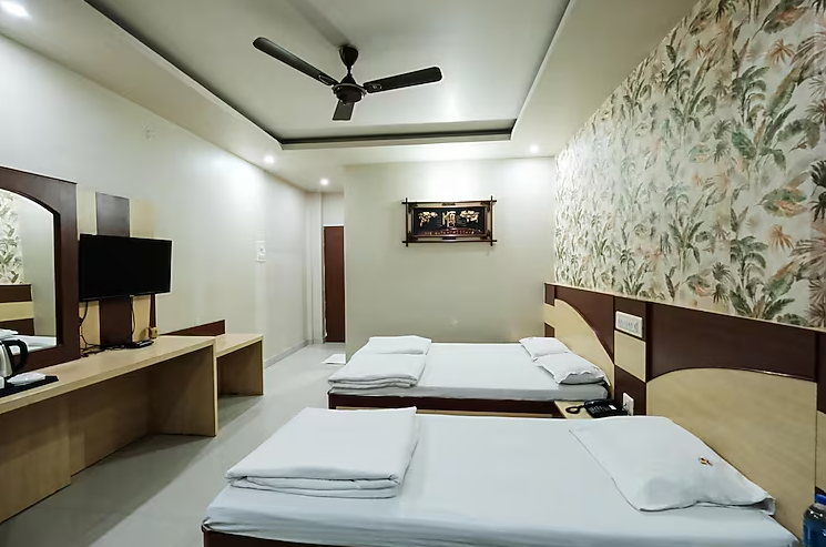 Deluxe Triple Bed Room