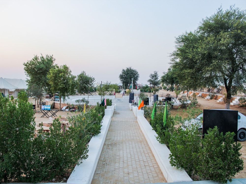 undefined OYO 26228 Royal Camps