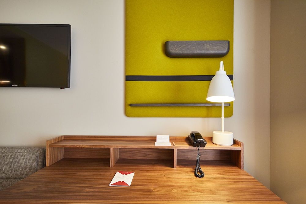 Hôtel des Artistes Double Room Act 3 6