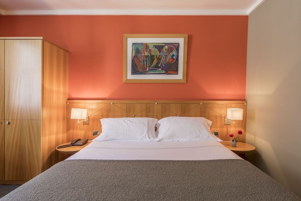 Hôtel des Artistes Double Room Act 3 8