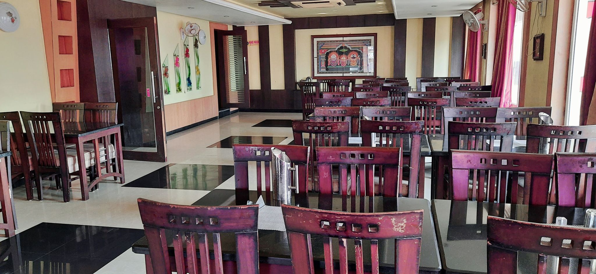 Food & Dining