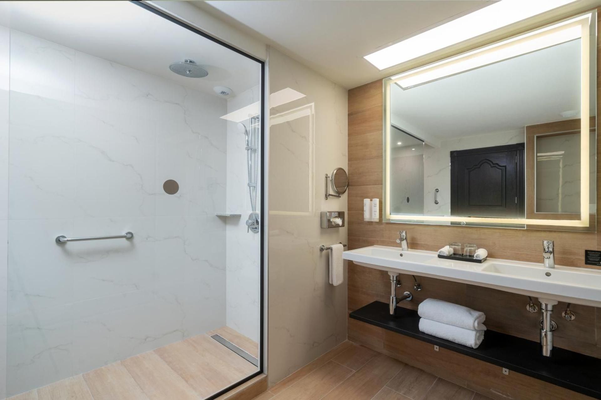 2 Bedroom Junior Suite