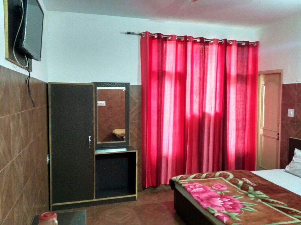 Daya Paradise, Katra DELUXE DOUBLE BED NON AC ROOM 10