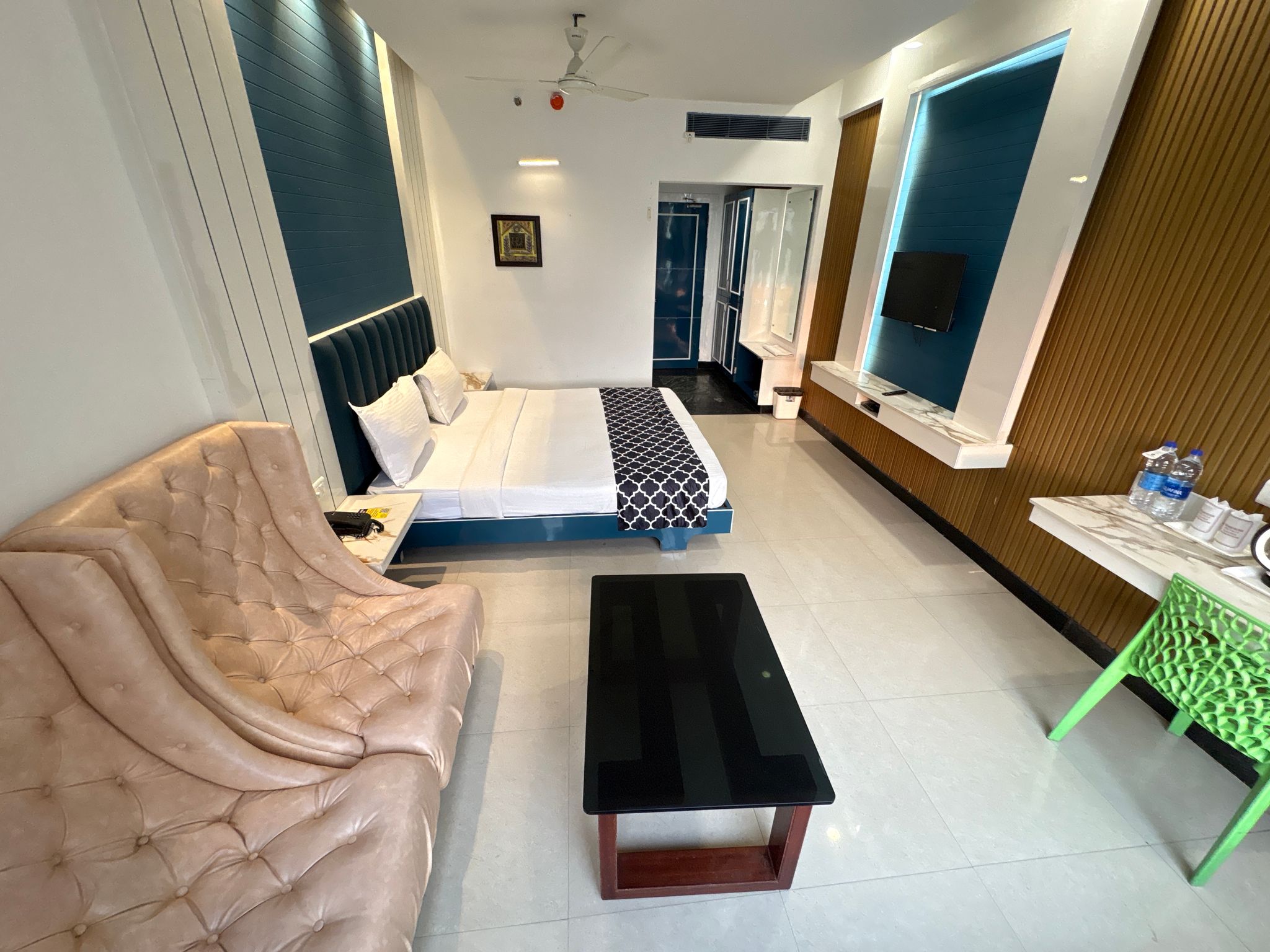 Premium Pool-Facing Room AC