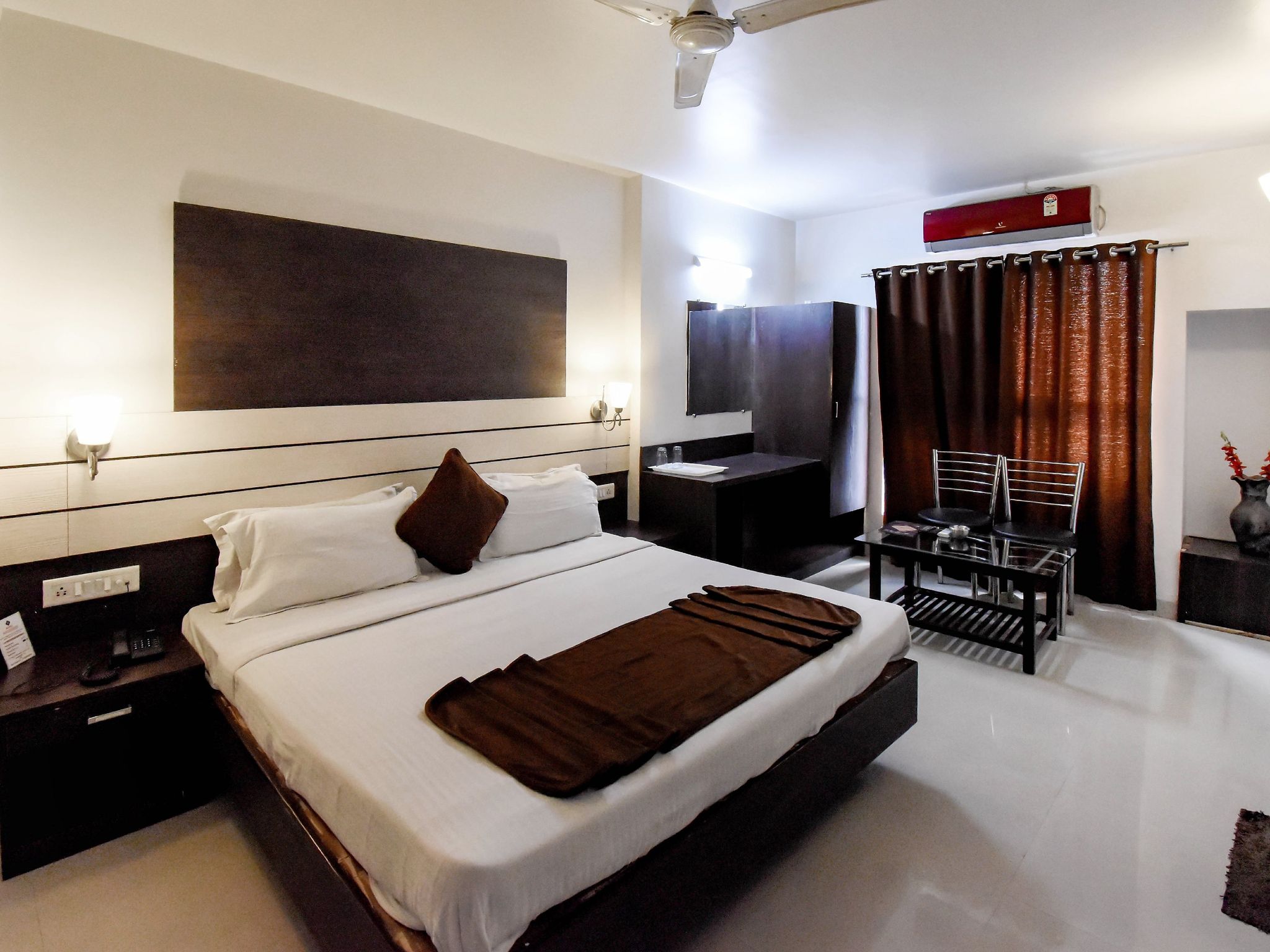 Hotel Anushree Executive Double Bed Room