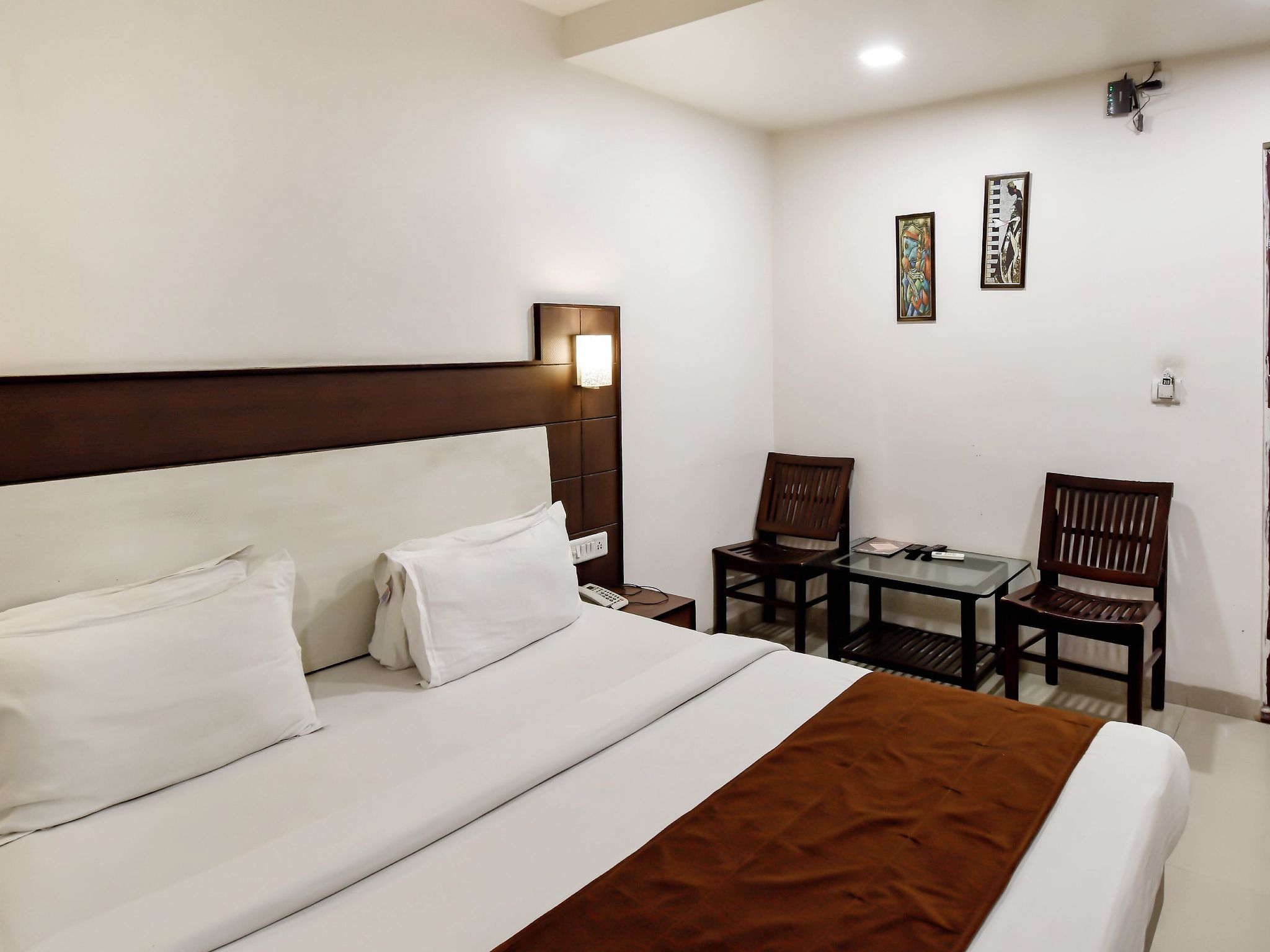 Hotel Anushree Deluxe Double Bed Room 7