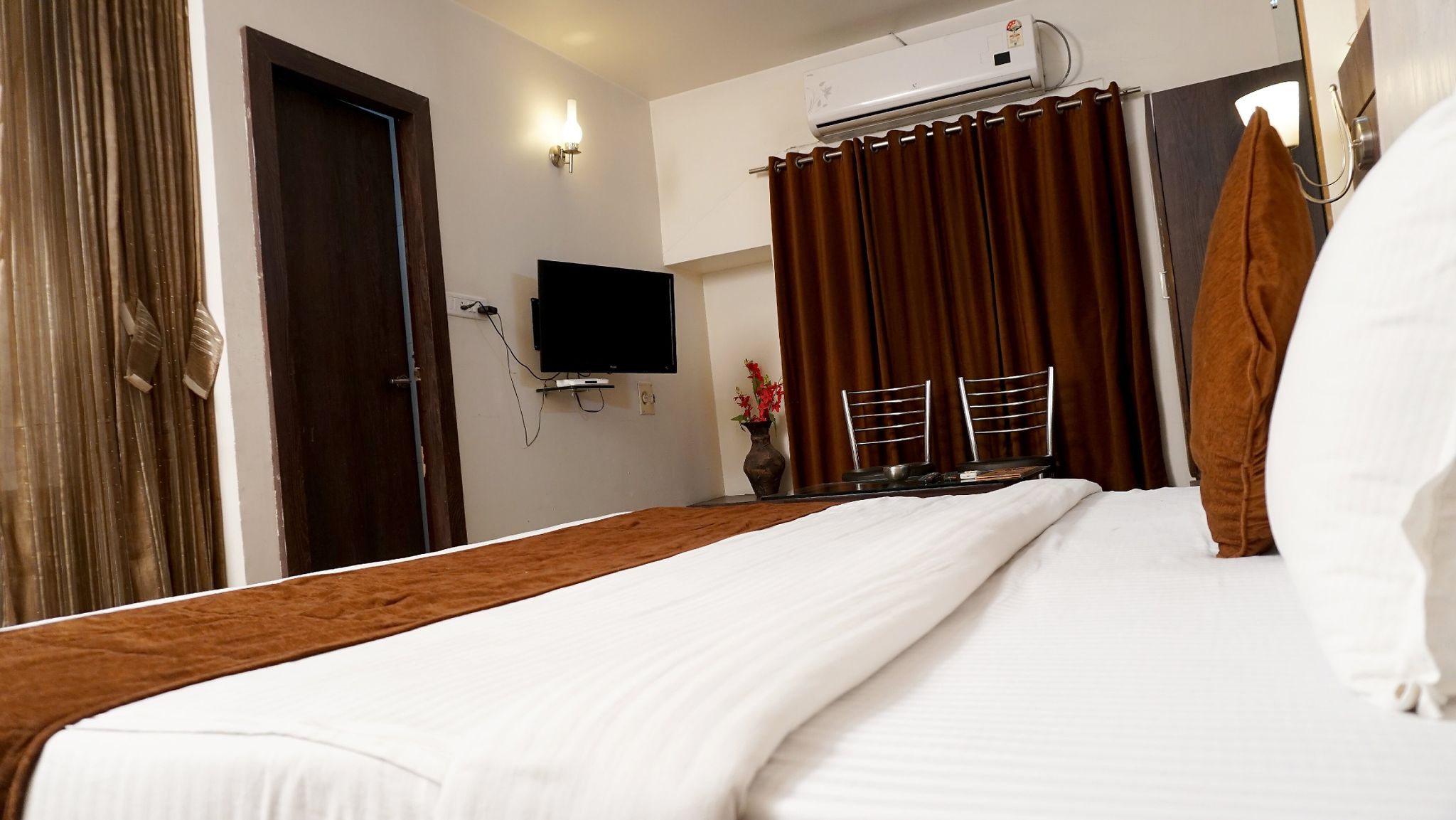 Hotel Anushree Executive Double Bed Room 2