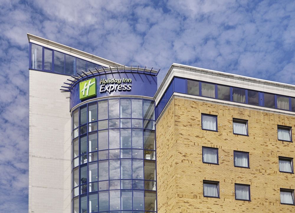 undefined Holiday Inn Express London - Newbury Park, an IHG Hotel 2
