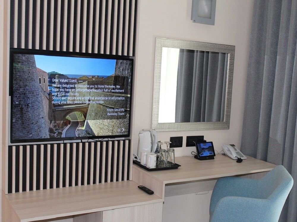 undefined Berkeley Hotel 9