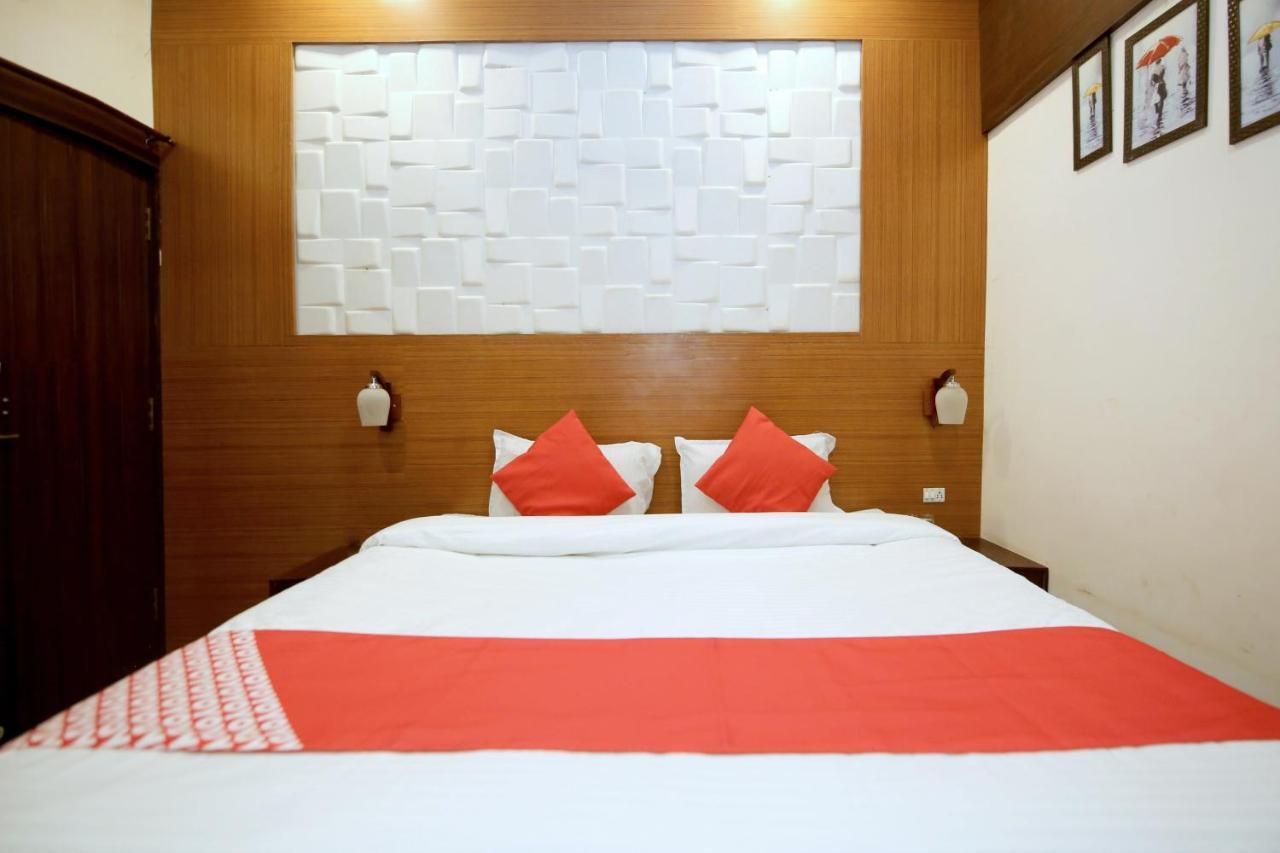 undefined Collection O 29245 Hotel E Square 8