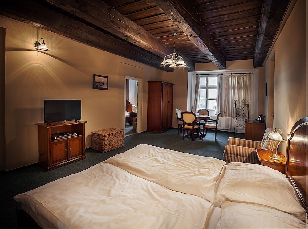 undefined Hotel & Residence U Tri Bubnu 7