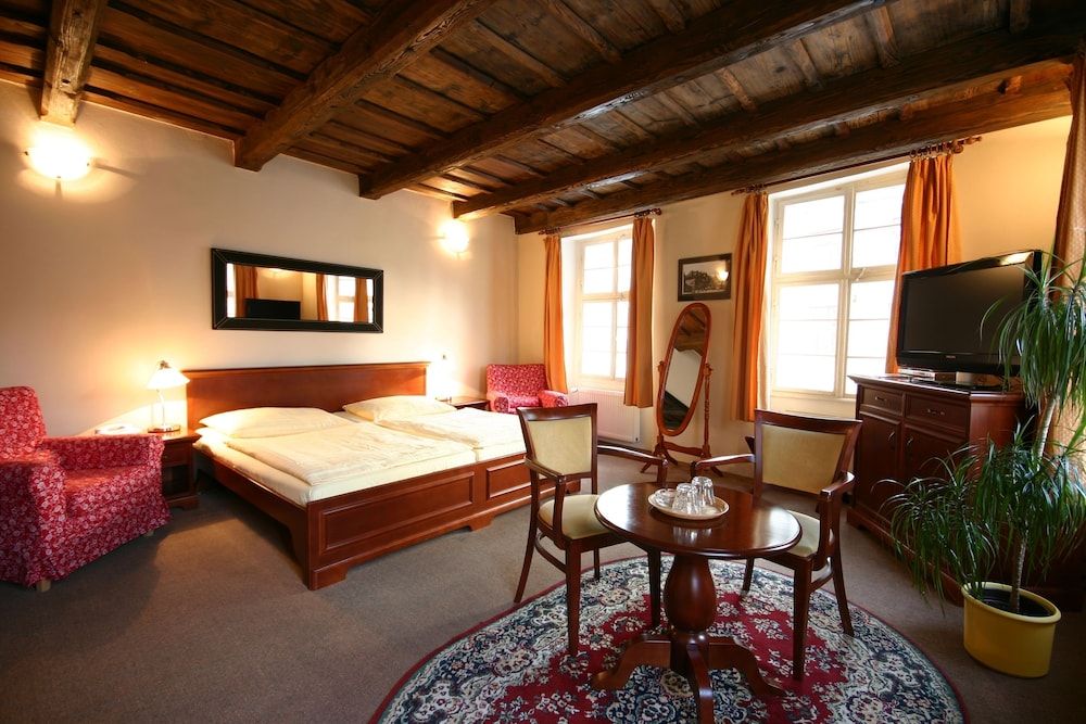 undefined Hotel & Residence U Tri Bubnu 6