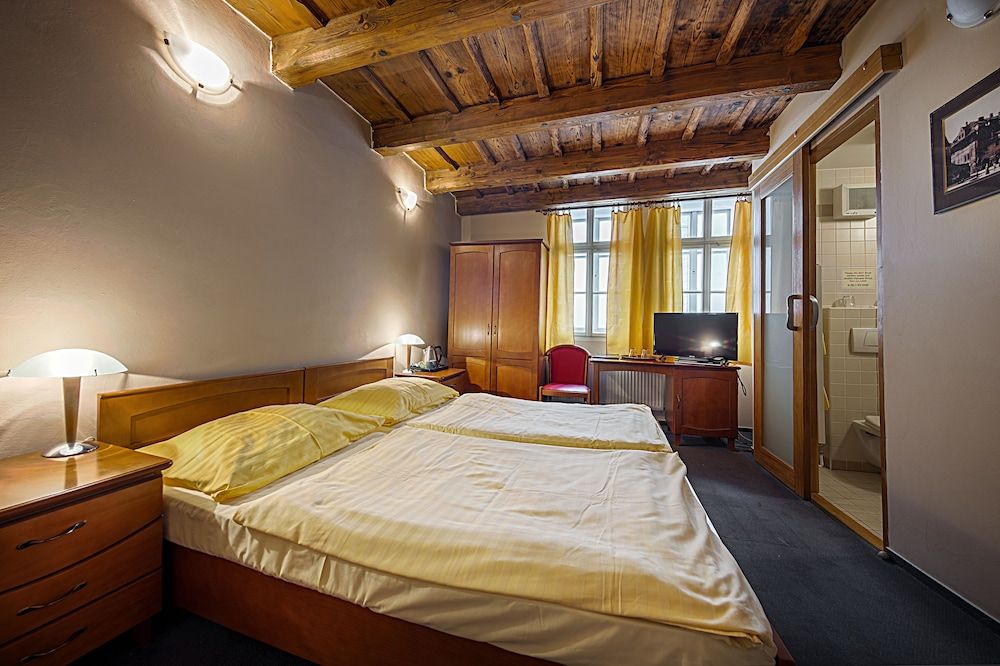 undefined Hotel & Residence U Tri Bubnu 3