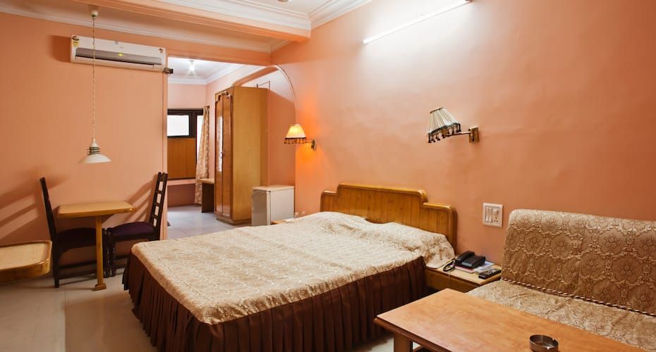 Deluxe King Size Room