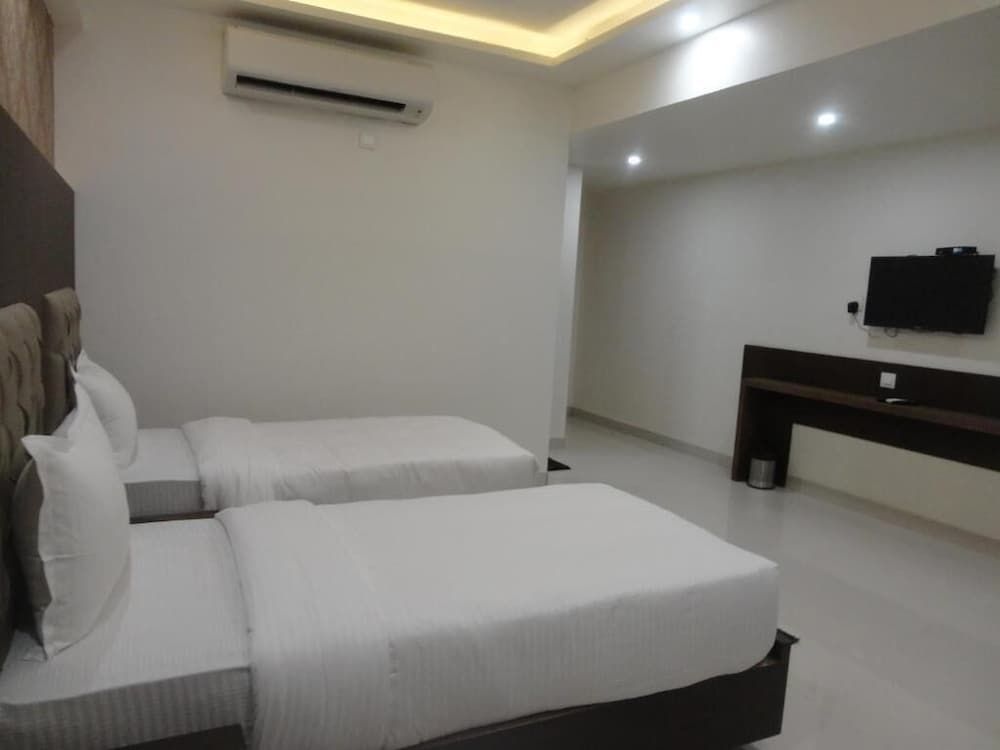 HOTEL DELITE GRAND