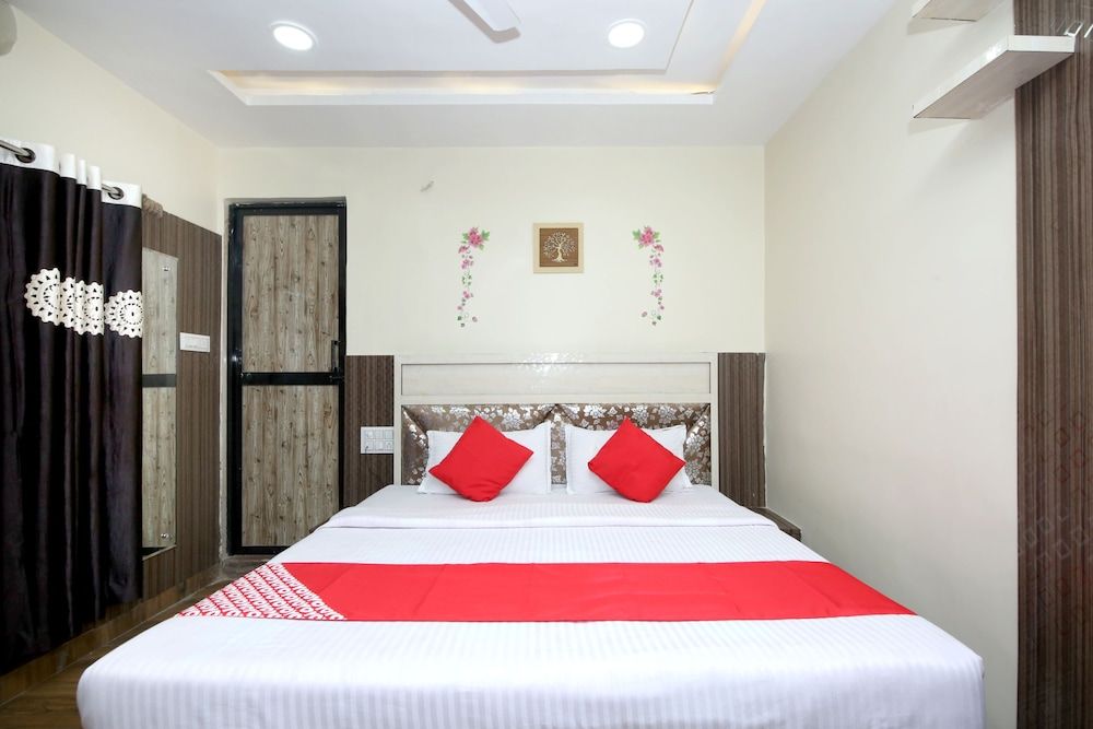 OYO 27933 Hotel Green Valley Double or Twin Room 3