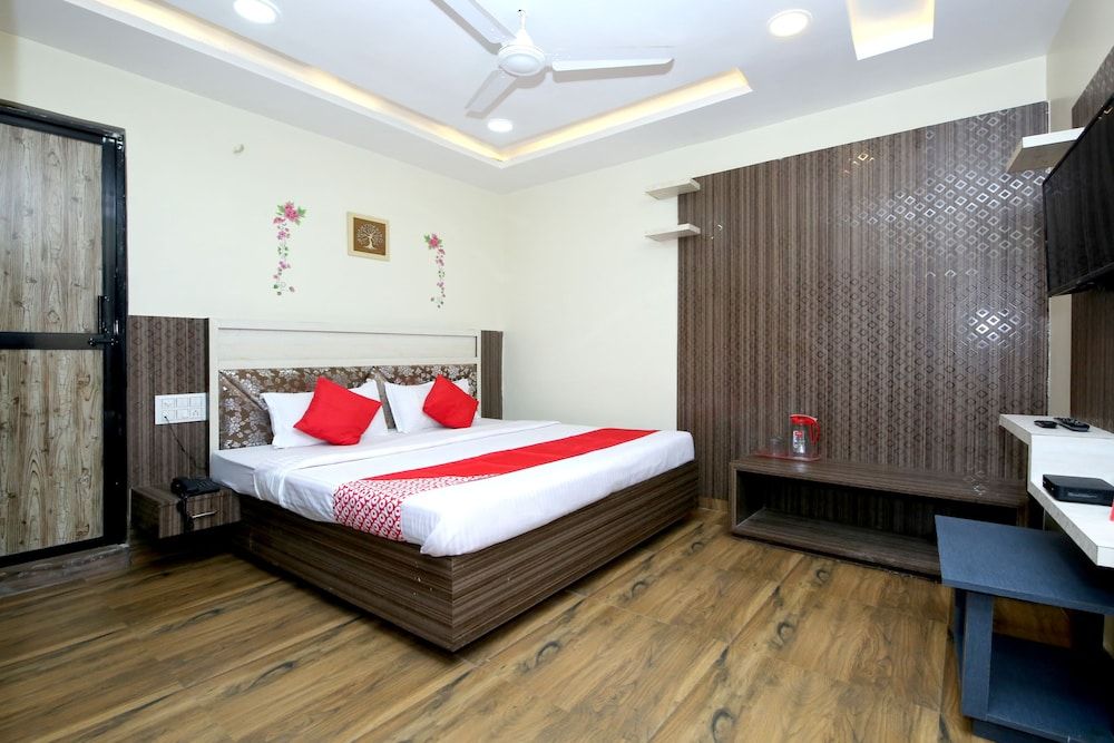 OYO 27933 Hotel Green Valley Double or Twin Room 8