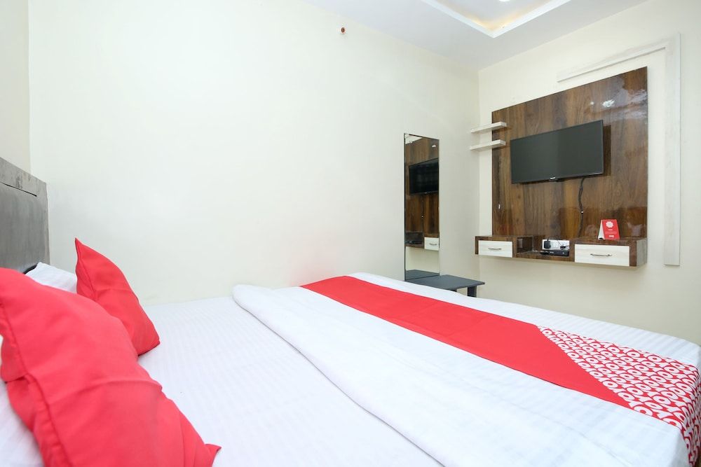 OYO 27933 Hotel Green Valley Double or Twin Room 7