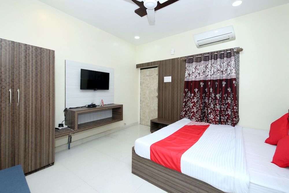 OYO 27933 Hotel Green Valley Double or Twin Room 5
