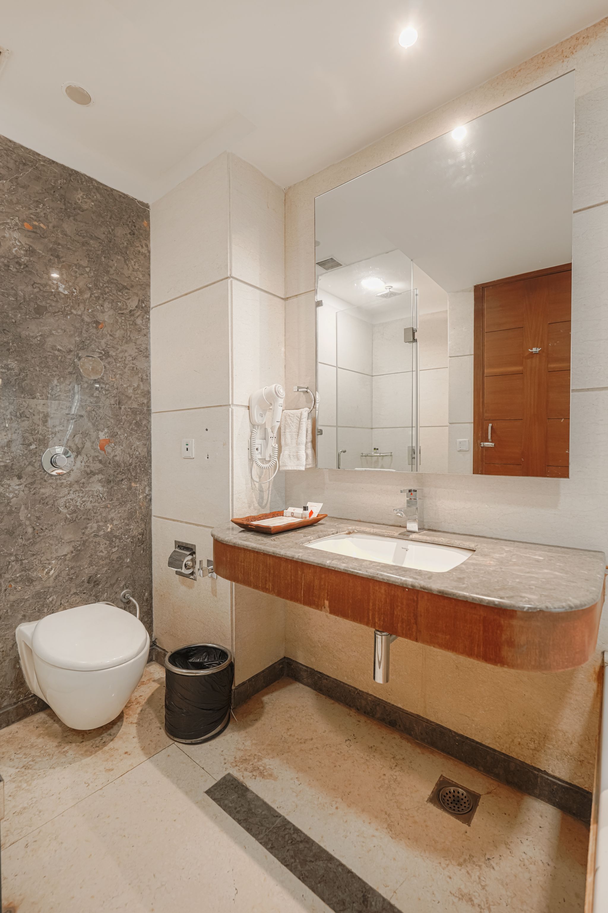 The Royal Ark Kasauli - Stay | Sip | Celebrate Executive Room 9