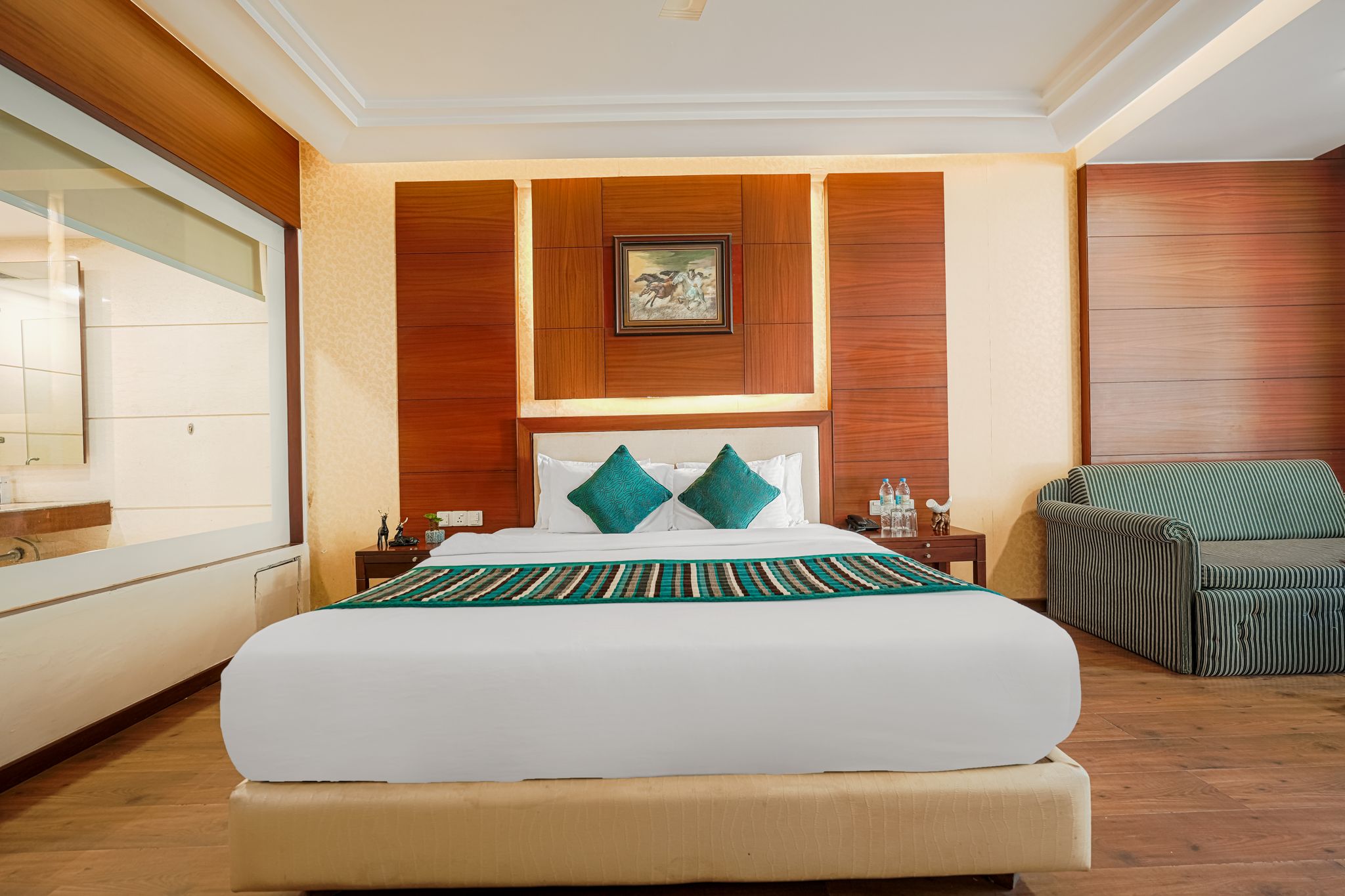 The Royal Ark Kasauli - Stay | Sip | Celebrate Executive Room 8