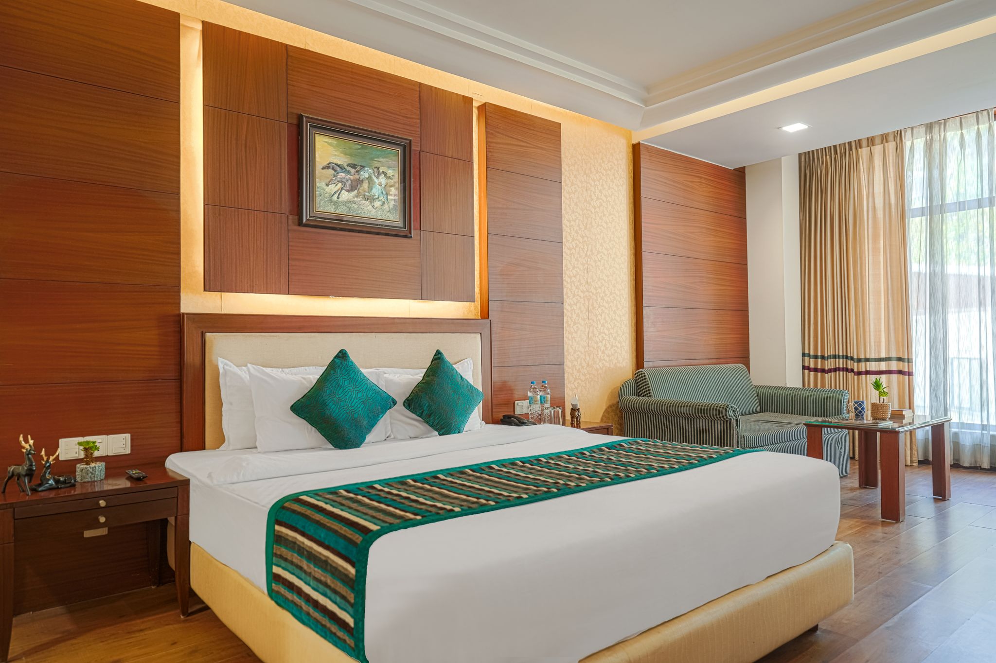 The Royal Ark Kasauli - Stay | Sip | Celebrate Executive Room 5