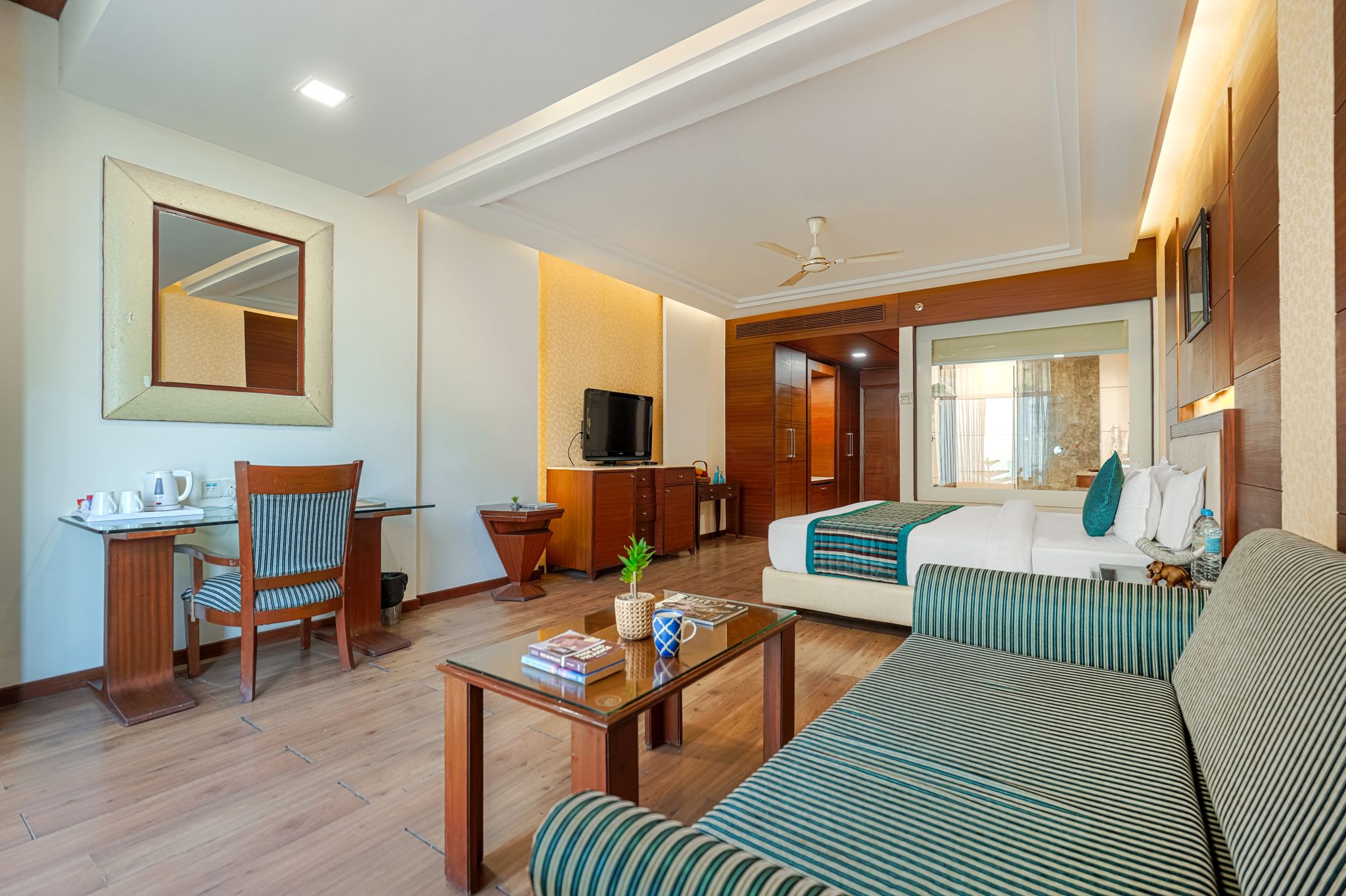 The Royal Ark Kasauli - Stay | Sip | Celebrate Executive Room 4