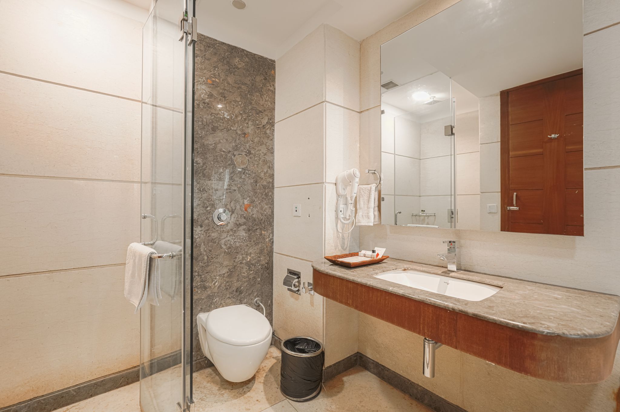 The Royal Ark Kasauli - Stay | Sip | Celebrate Executive Room 10