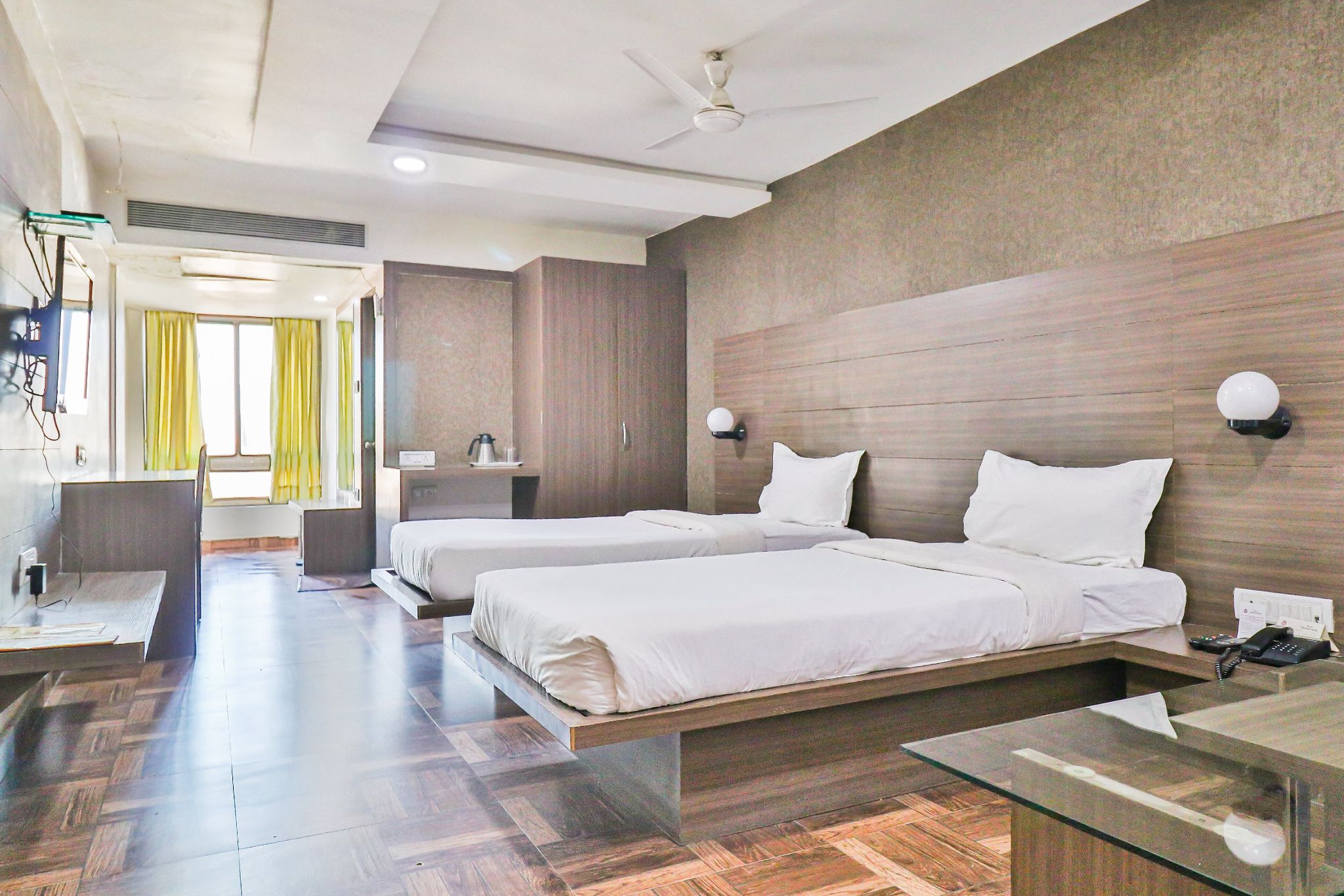 Hotel Samdareeya Deluxe Room  4