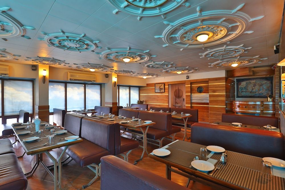 undefined Hotel President 8