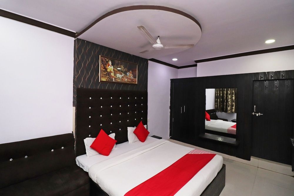 OYO 43850 Hotel Mn Galaxy Double or Twin Room 14