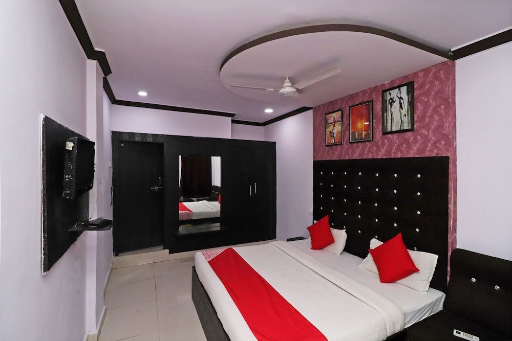 OYO 43850 Hotel Mn Galaxy Double or Twin Room 18