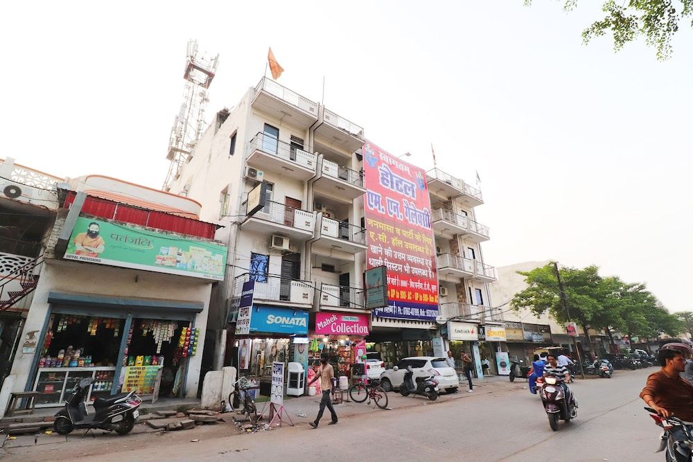 undefined OYO 43850 Hotel Mn Galaxy