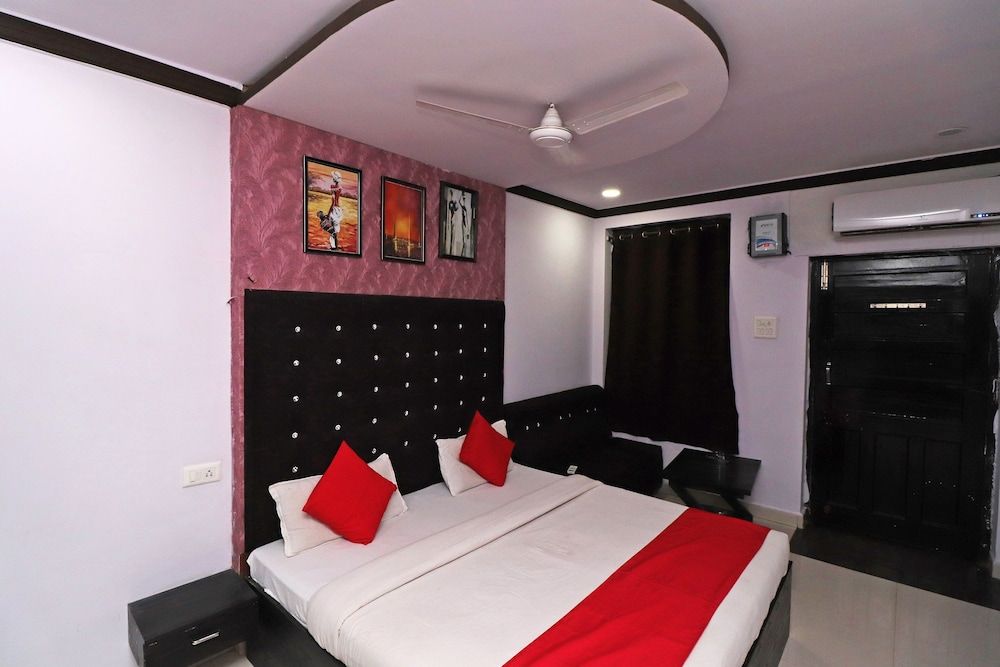 OYO 43850 Hotel Mn Galaxy Double or Twin Room 12