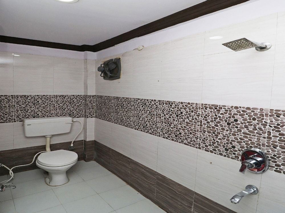 OYO 43850 Hotel Mn Galaxy Double or Twin Room 21