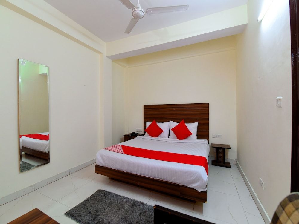 OYO 12818 Dev Villa Deluxe Double or Twin Room, 1 Queen Bed 2