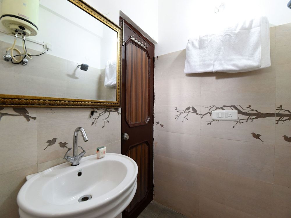 OYO 12818 Dev Villa Double or Twin Room 11