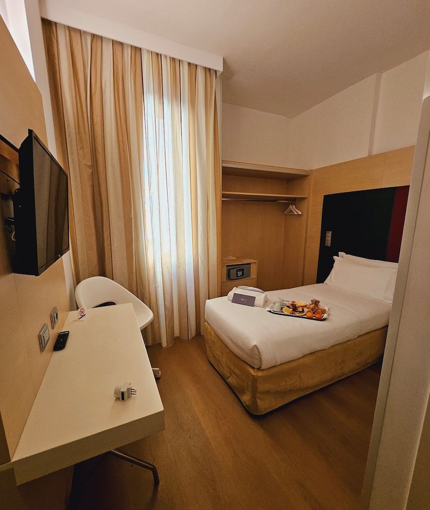 undefined Smy Bologna Centrale 4