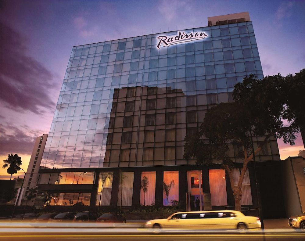 undefined Radisson Hotel Decapolis Miraflores