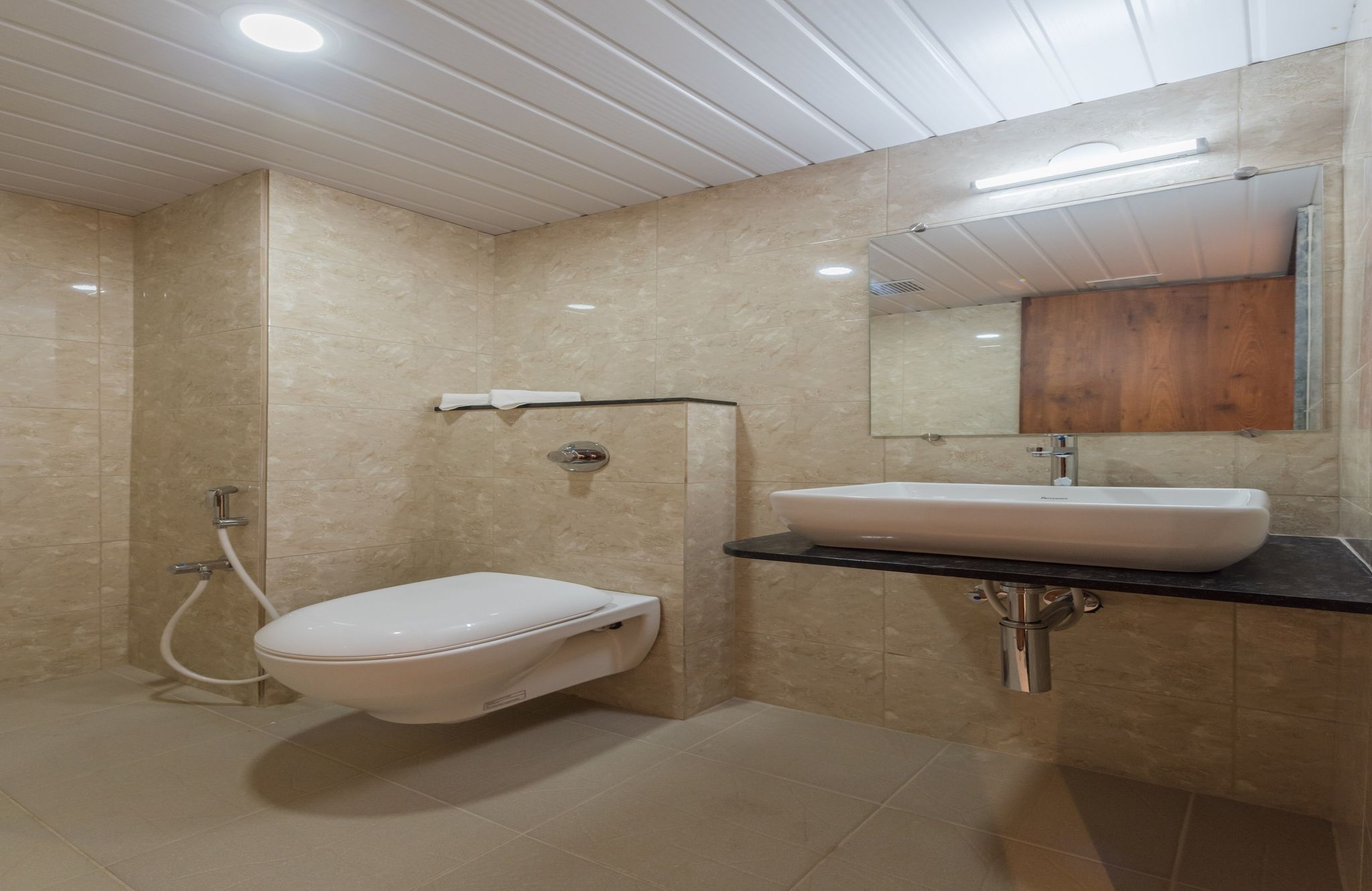 Hotel Karuna Residency Deluxe Double Room 4