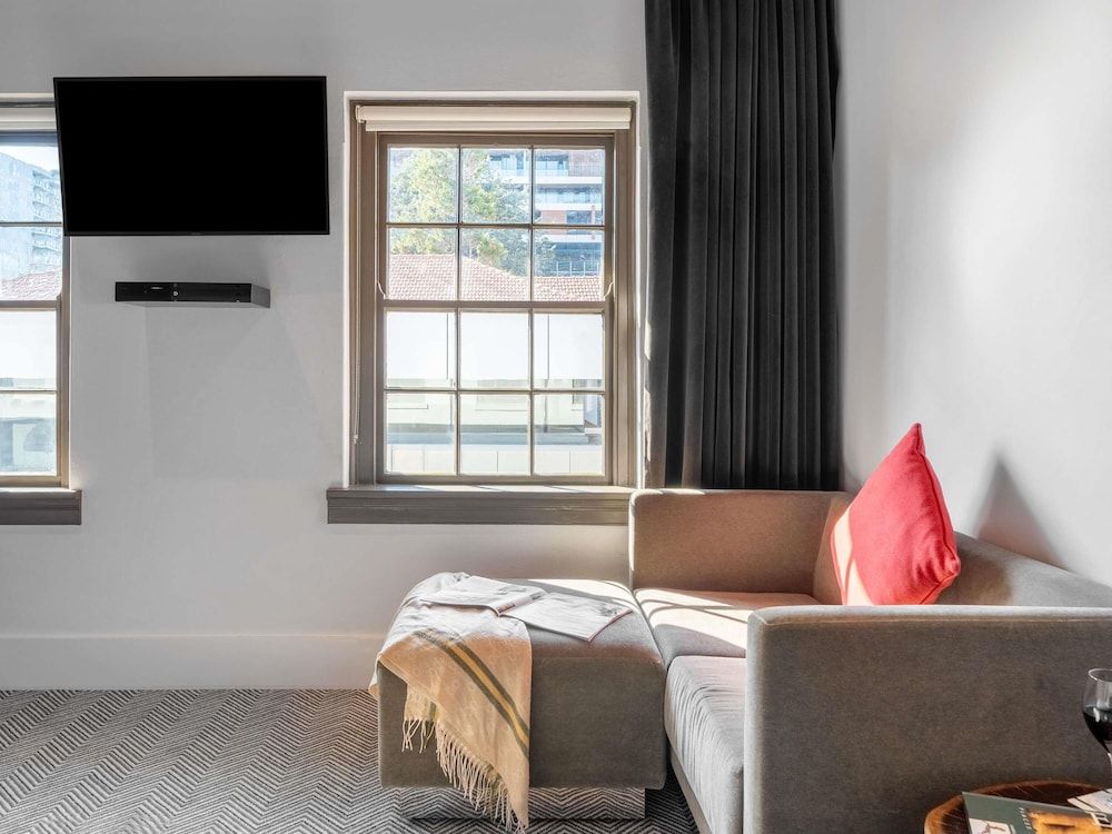 Peppers Gallery Hotel Canberra Peppers King Room 7