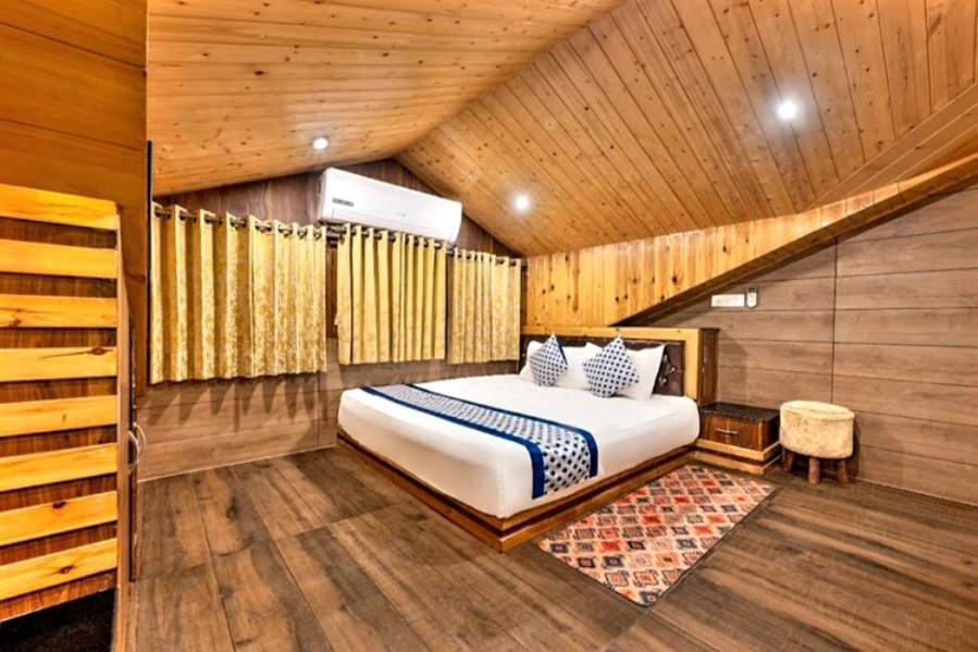 FOXWOOD AC COTTAGE ( COTTAGE HAS 2 ROOMS (1 MASTER BEDROOM, 1 SOFA CUM BED SIZE 6 BY 6 FULL SIZE, 2